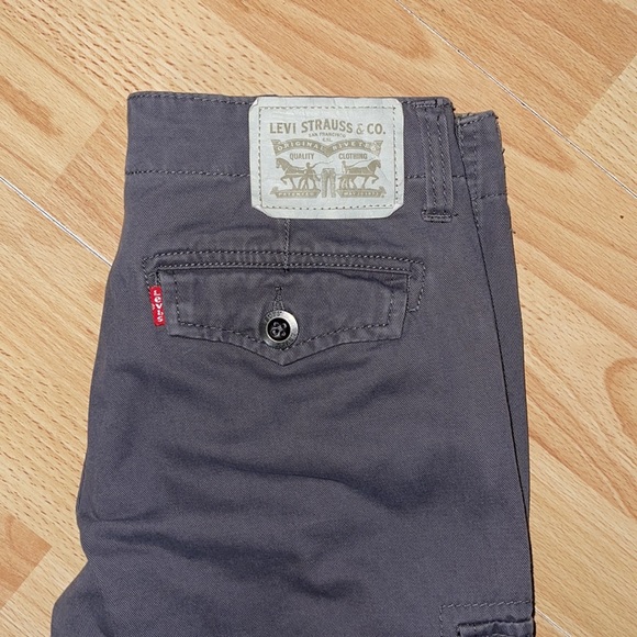 Boys Levi’s cargo pants - Picture 2 of 5